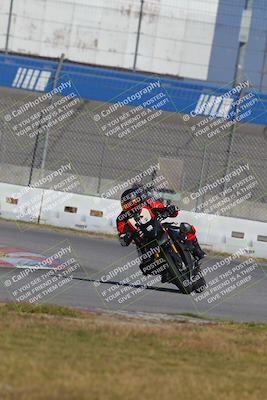 media/Nov-26-2022-Fastrack Riders (Sat) [[b001e85eef]]/Level 2/Session 3 Outside Turn 9/